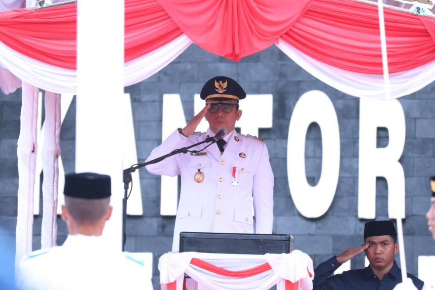 HUT RI Ke-80, Upacara Penurunan Bendera di Tanah Bumbu Berlangsung Khidmat dan Tertib