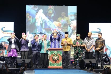 Spektakuler, Ribuan Penonton Tumpah Ruah, Bupati Andi Rudi Latif Buka Aksi Festival Budaya 2025