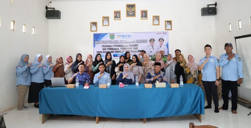 Pelaku Usaha Mikro di Desa Polewali Marajae Dibekali Pelatihan Pengembangan Usaha, Desain dan Teknologi